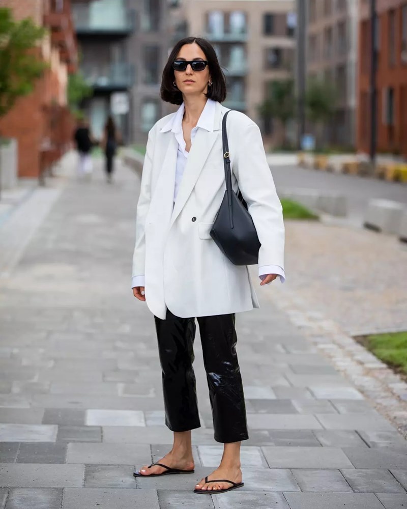 Black & White: Λύση της τελευταίας στιγμής ή ό,τι πιο στιλάτο μπορείς να κάνεις τώρα; - εικόνα 2