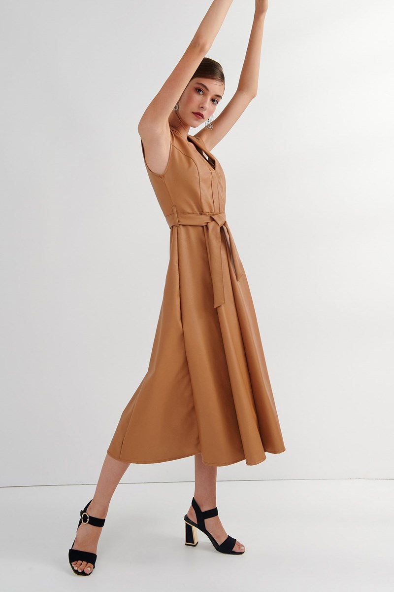 Τα #budgetfriendly κομμάτια που πρέπει να έχεις στη ντουλάπα σου, αν θέλεις να θεωρείσαι style icon (πάντα, όχι μόνο φέτος!) - εικόνα 5