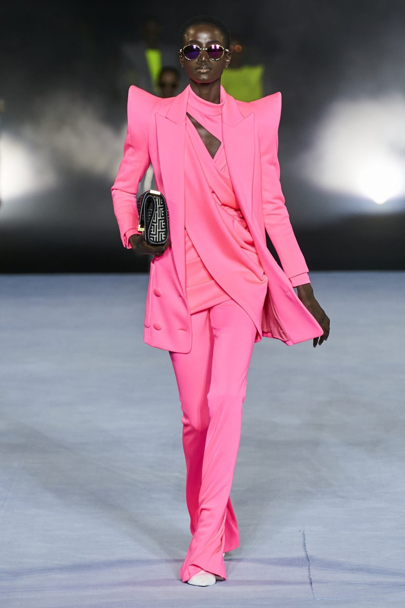 To show του οίκου Balmain στην Εβδομάδα Μόδας του Παρισιού - εικόνα 1