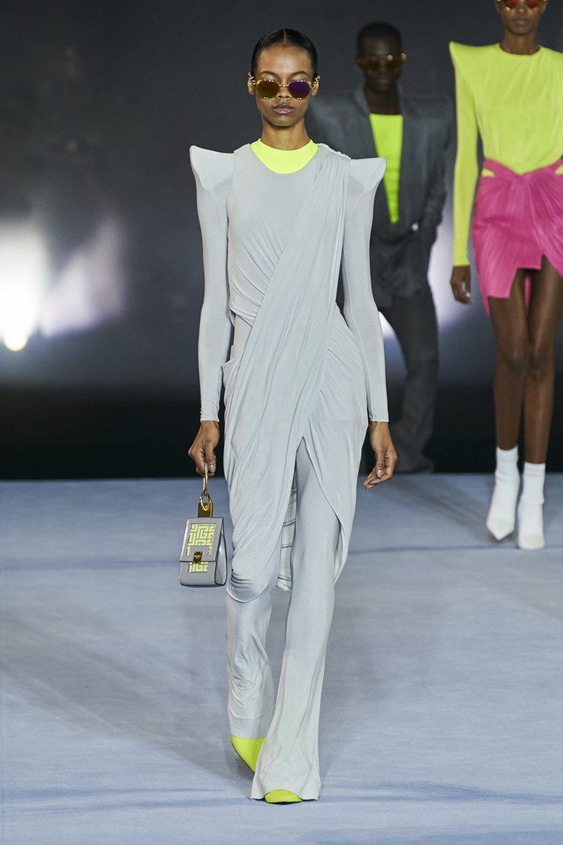 To show του οίκου Balmain στην Εβδομάδα Μόδας του Παρισιού - εικόνα 10