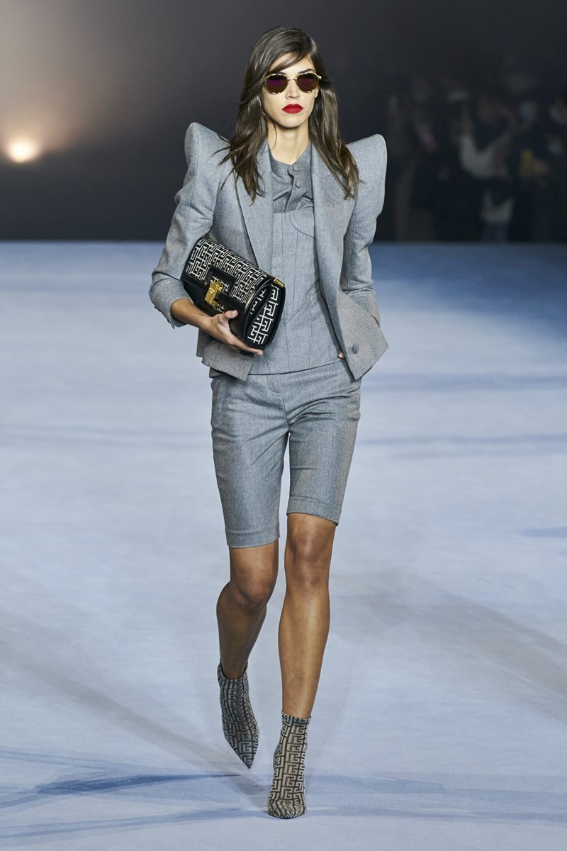 To show του οίκου Balmain στην Εβδομάδα Μόδας του Παρισιού - εικόνα 4