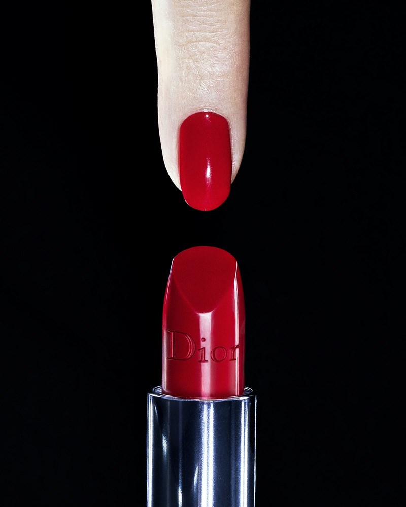 Total Red: Το μακιγιάζ μας βουτά στα κόκκινα - εικόνα 2