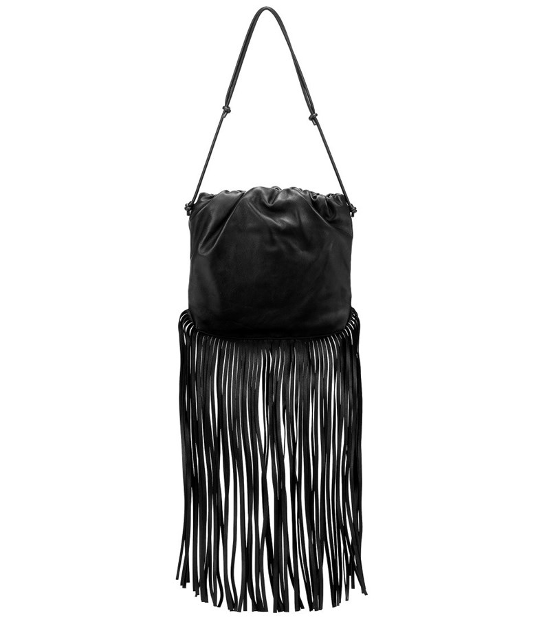 Αν δεν έχεις μια τσάντα με κρόσσια στα ράφια σου, μάλλον κάτι κάνεις λάθος φιλενάδα - εικόνα 3