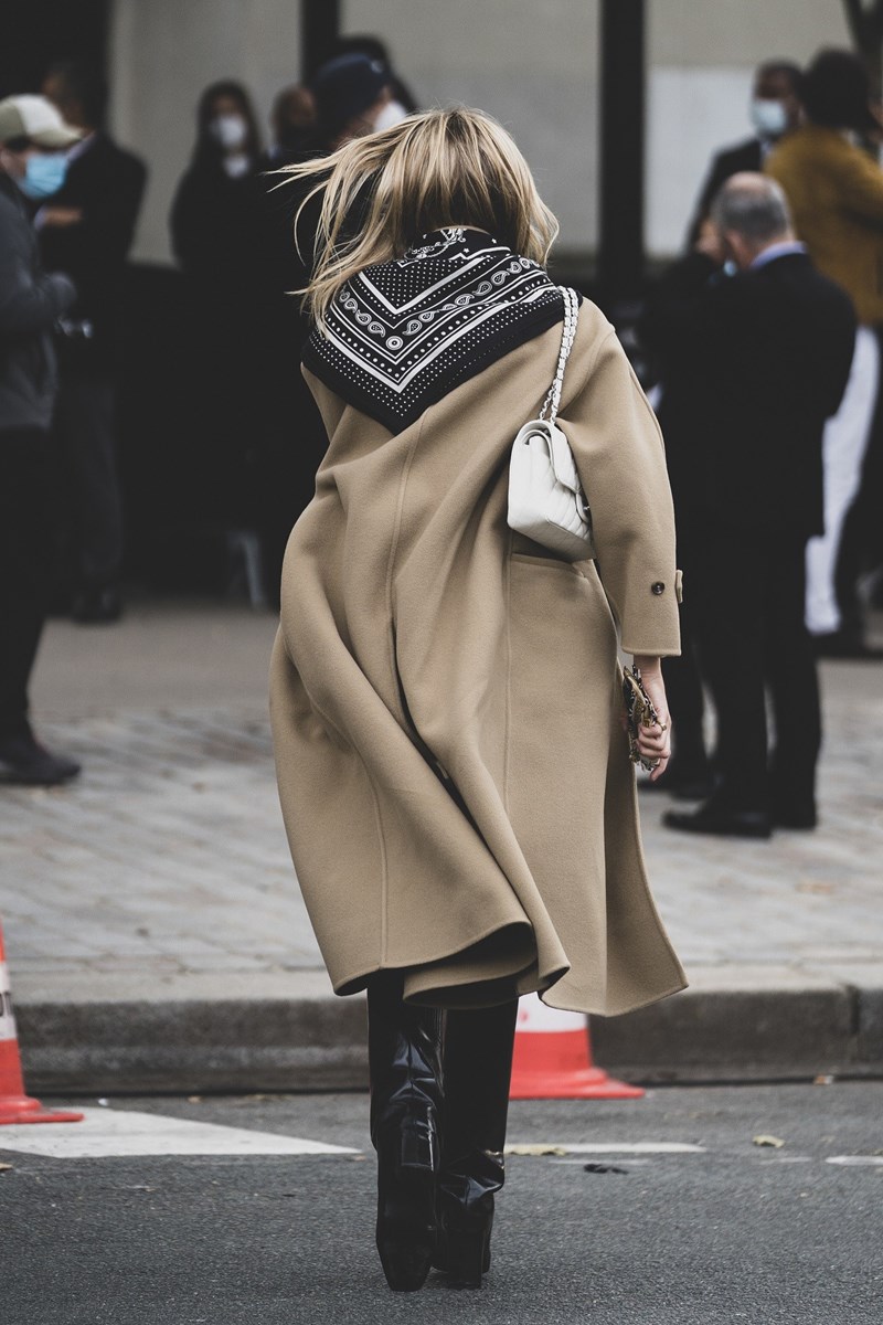 Καμηλό παλτό: Γιατί να επενδύσεις στο πιο κομψό πανωφόρι; - εικόνα 1