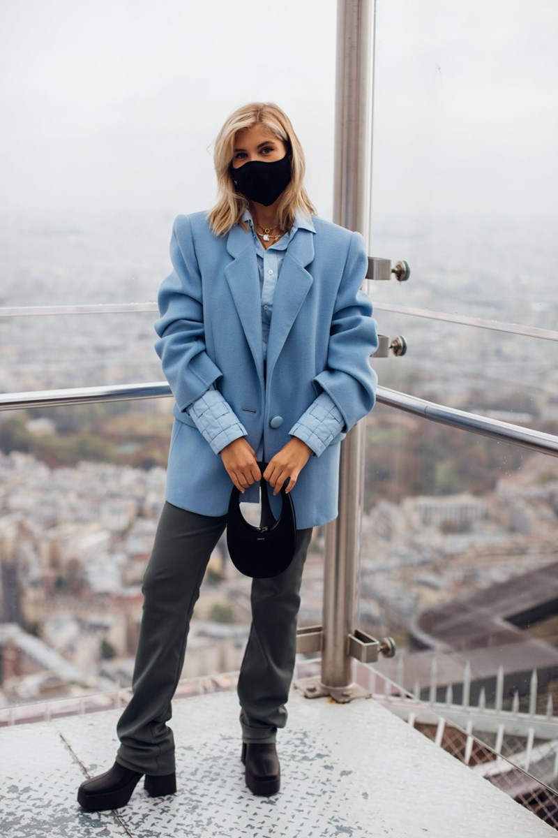 Parisian Vibes: 13 street style εμφανίσεις που συμβαίνουν τώρα στο Παρίσι - εικόνα 10