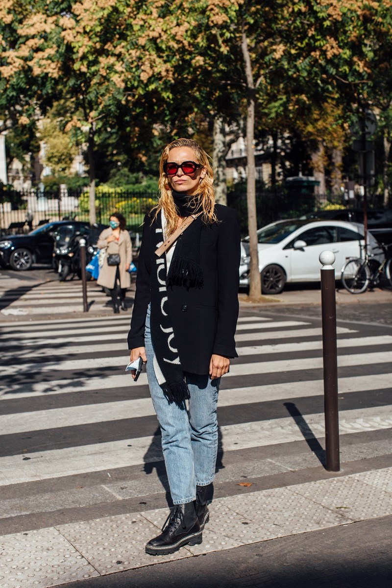 7 denim trends που ανακαλύψαμε τώρα στο street style - εικόνα 1