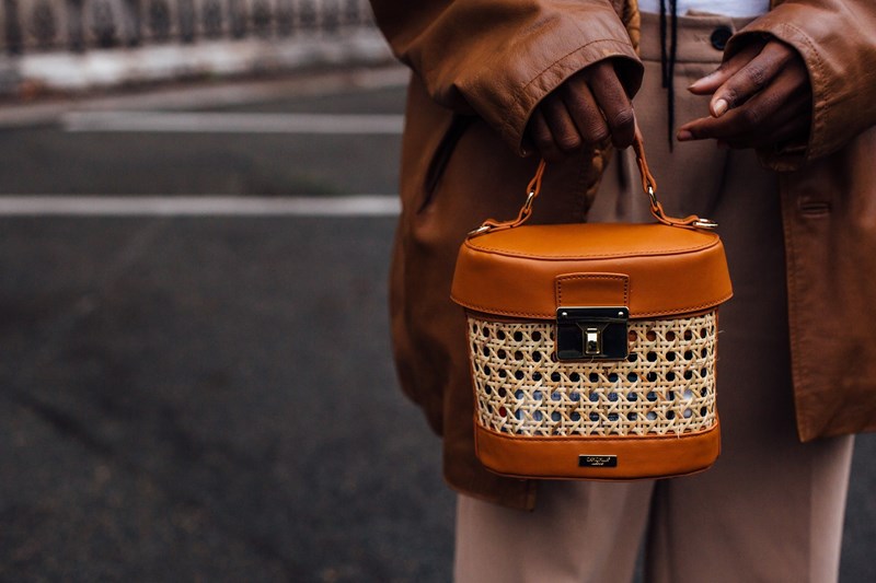 Τα αξεσουάρ που μας έκλεψαν την καρδιά στους δρόμους του Παρισιού - εικόνα 7