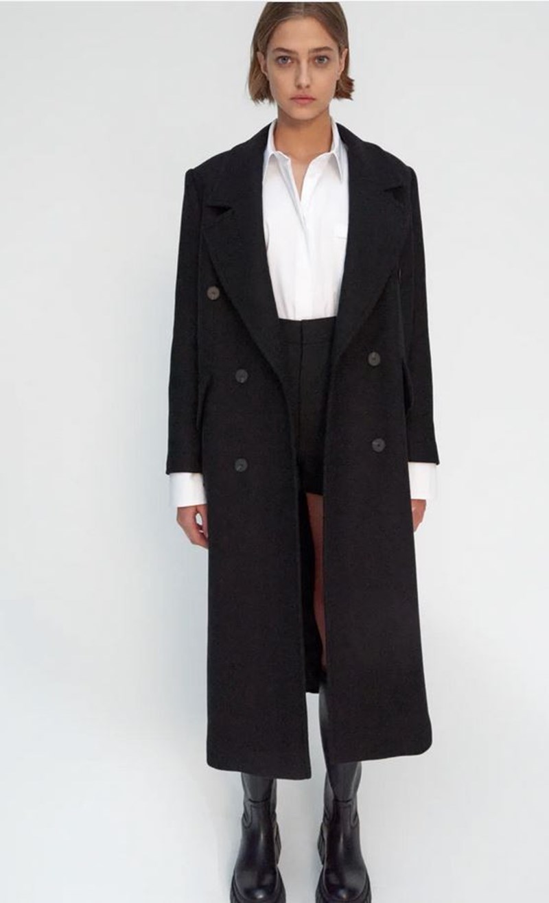 Μαύρο παλτό, Zara.