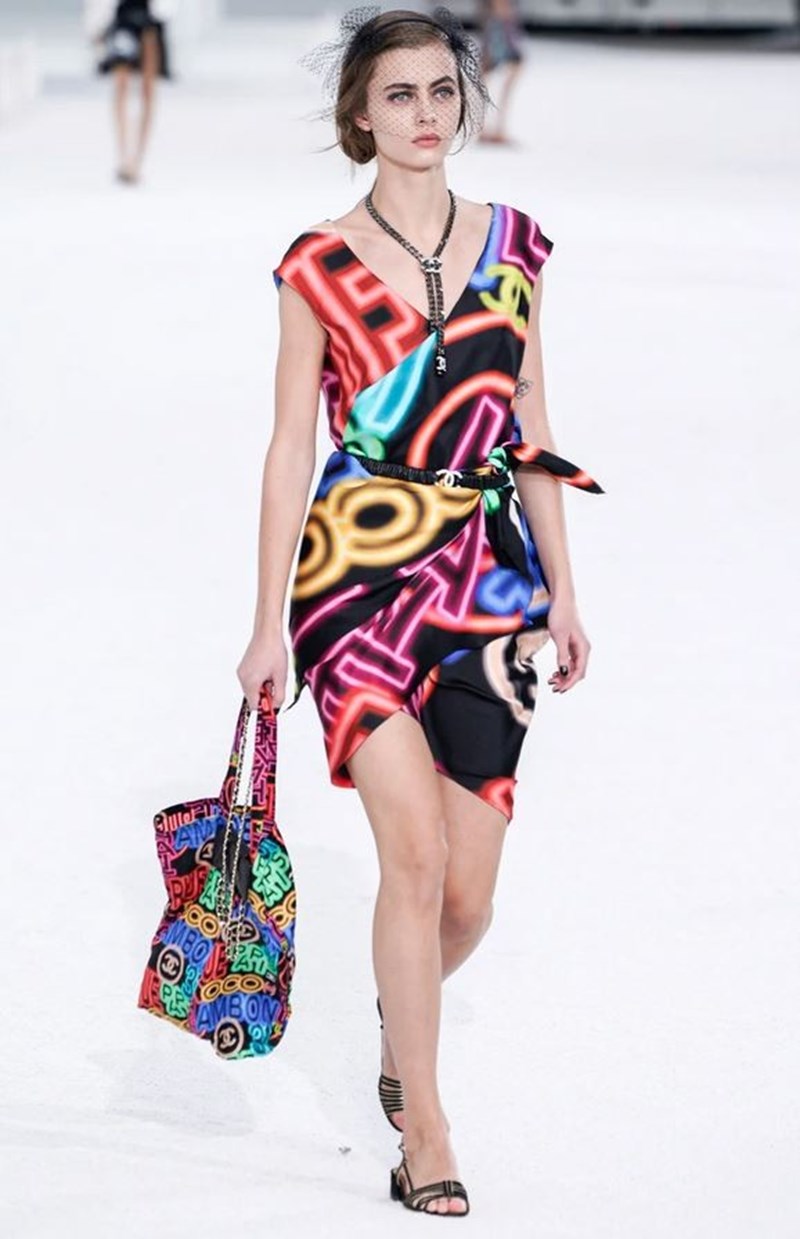 To show του οίκου Chanel στην Εβδομάδα Μόδας του Παρισιού - εικόνα 13