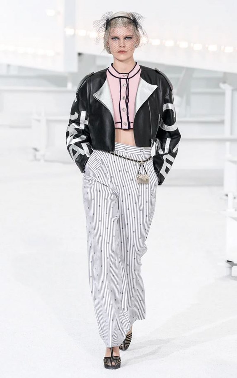 To show του οίκου Chanel στην Εβδομάδα Μόδας του Παρισιού - εικόνα 9