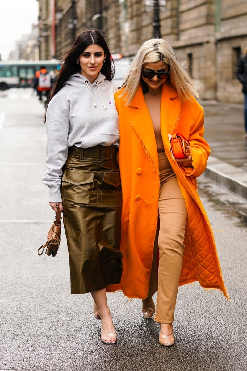 6 super stylish εμφανίσεις που θα σε πείσουν πως το φούτερ είναι η απόλυτη αγορά του χειμώνα - εικόνα 3