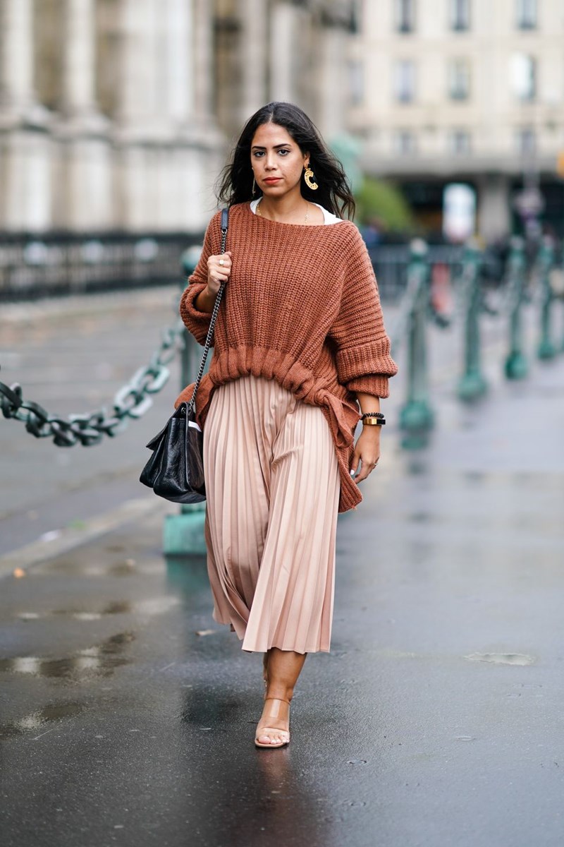 Πλεκτά + Φούστες: Ο τοπ συνδυασμός που θα κάνουμε όλες - εικόνα 7