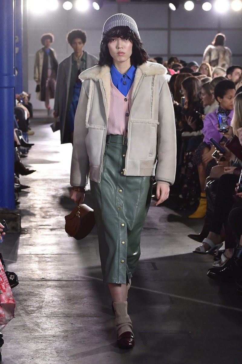 Το aviator jacket είναι αυτό που χρειάζεσαι για super cool στυλ κάθε μέρα (μα κάθε μέρα!) - εικόνα 1