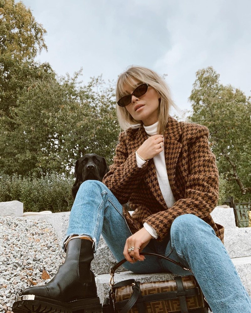 18 ακαταμάχητες (casual but chic) εμφανίσεις που ταιριάζουν «γάντι» στην εποχή - εικόνα 3