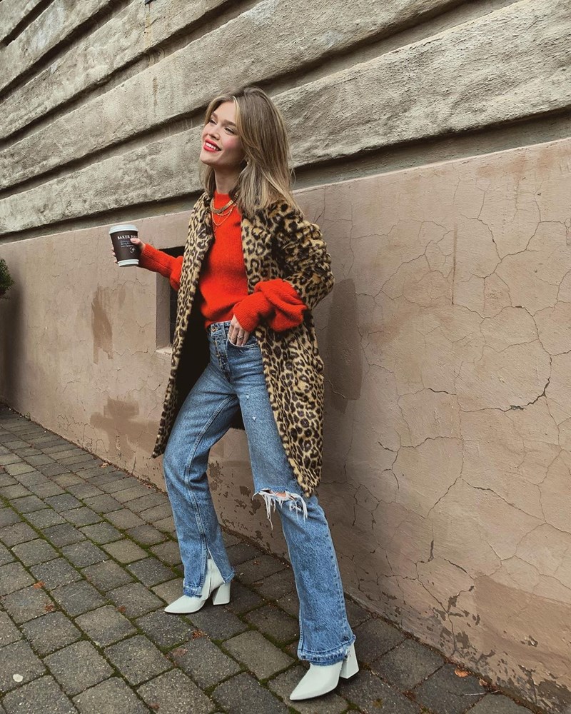 18 ακαταμάχητες (casual but chic) εμφανίσεις που ταιριάζουν «γάντι» στην εποχή - εικόνα 8