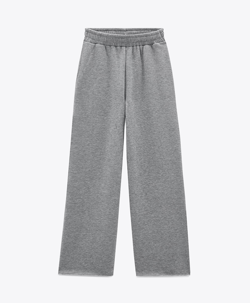 Η μέρα μας εμπνέει να φορέσουμε γκρι: 12 κομμάτια και 8 street style ιδέες για να «αγκαλιάσουμε» αυτό το χρώμα - εικόνα 7