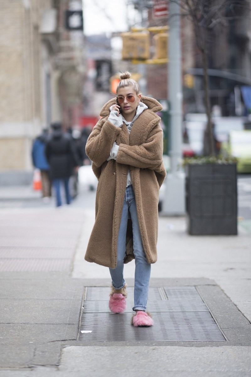 Teddy bear: Το πανωφόρι που λατρεύουμε και αυτό το χειμώνα - εικόνα 2