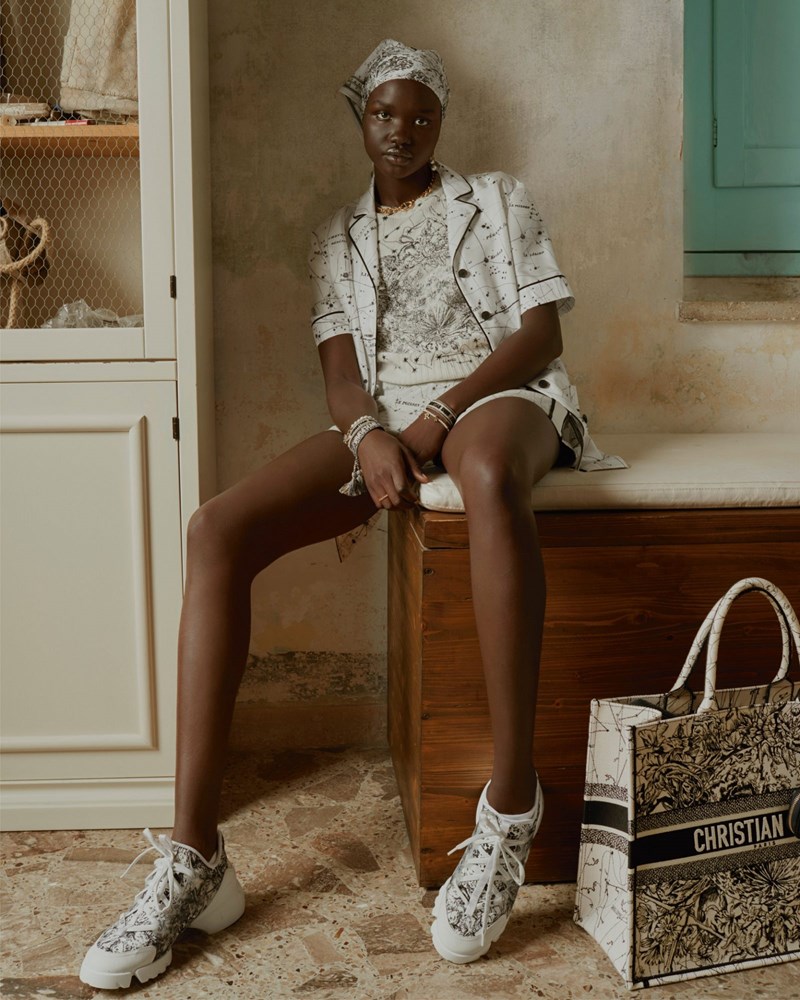 Dior Chez Moi: Η πρώτη loungewear συλλογή του γαλλικού οίκου - εικόνα 1