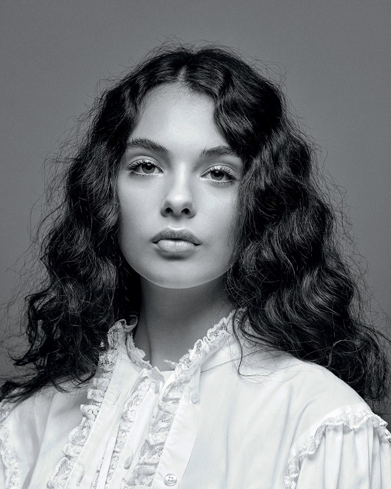 Deva Cassel: Η κόρη της Monica Bellucci στην πρώτη της φωτογράφιση για το ELLE - εικόνα 4