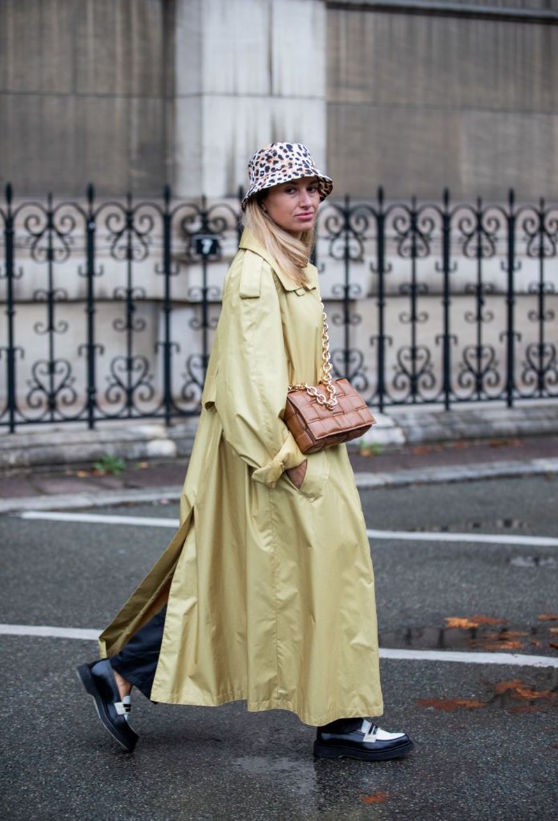 Αναρωτιέσαι πώς θα συνδυάσεις τα μοκασίνια σου; 9 λουκ που πρέπει να δεις τώρα! - εικόνα 4