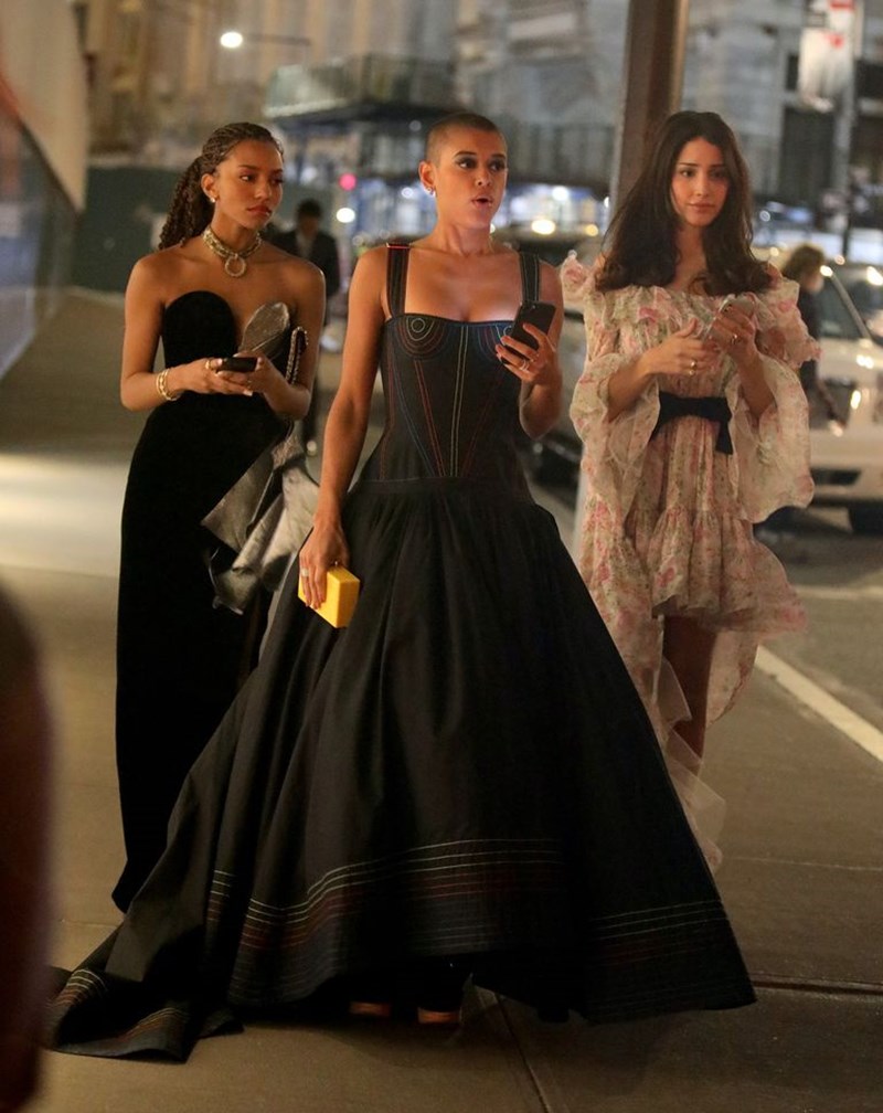 Gossip Girl 2021: Όλα τα λουκ από την πολυαναμενόμενη σειρά - εικόνα 9