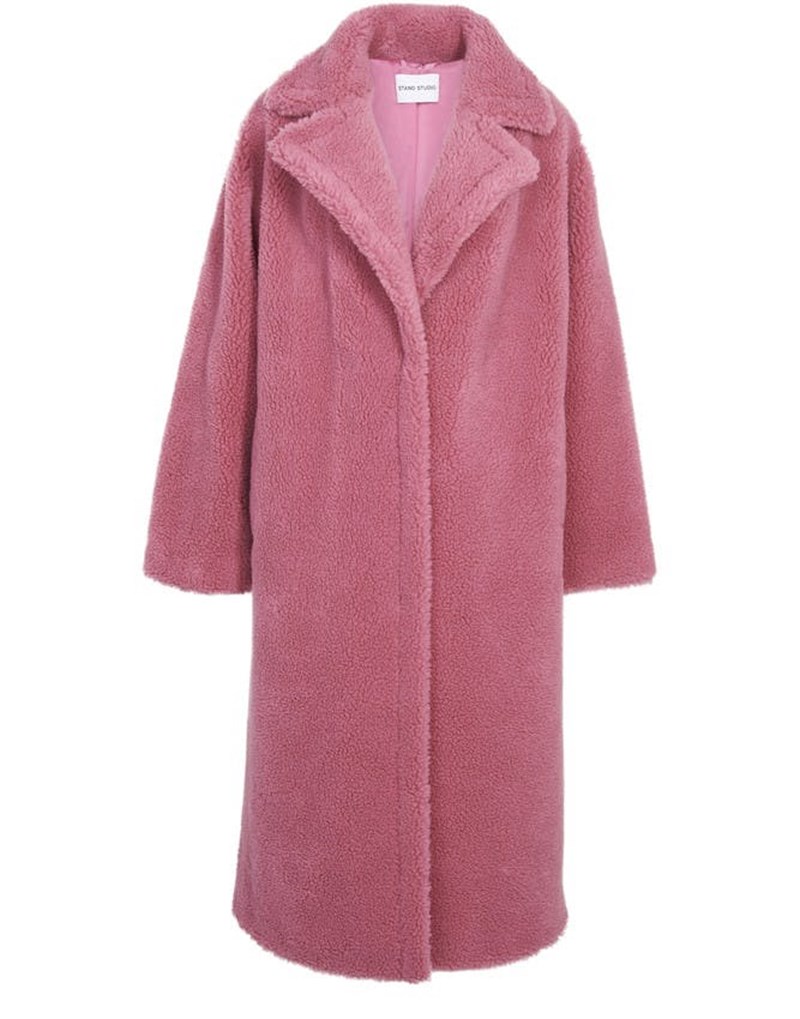 6+1 teddy παλτό που θα σε κρατήσουν στα «ζεστά» μέχρι να επιτραπούν και πάλι οι αγκαλιές - εικόνα 2