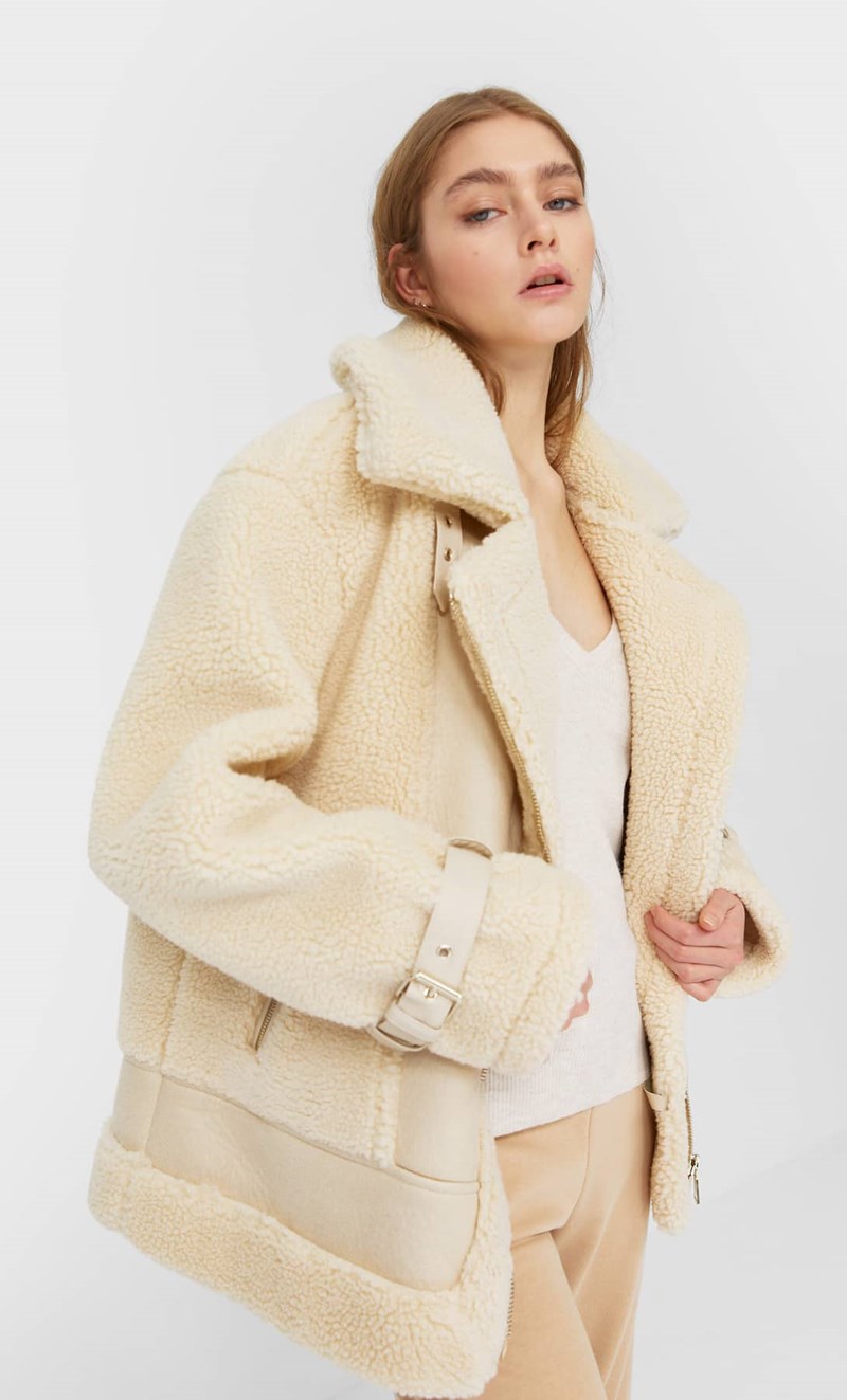 6+1 teddy παλτό που θα σε κρατήσουν στα «ζεστά» μέχρι να επιτραπούν και πάλι οι αγκαλιές - εικόνα 1