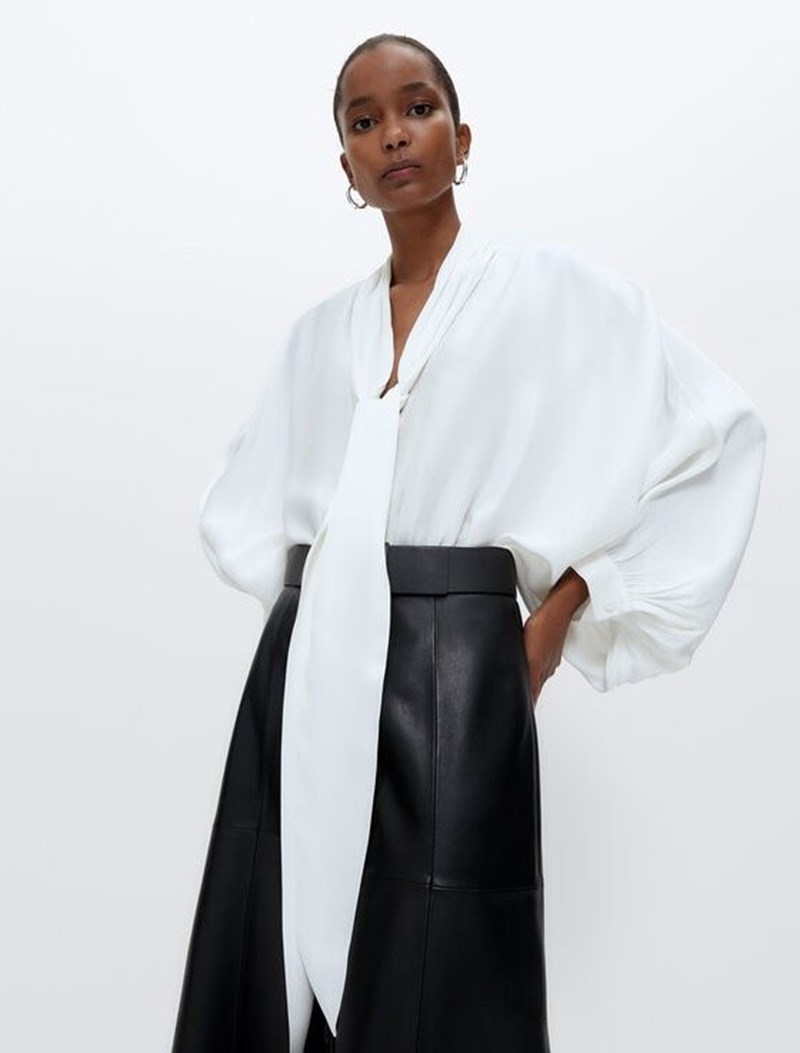 12 υπέροχα tops που θα κάνουν το επαγγελματικό Zoom call να μοιάζει με πασαρέλα - εικόνα 11