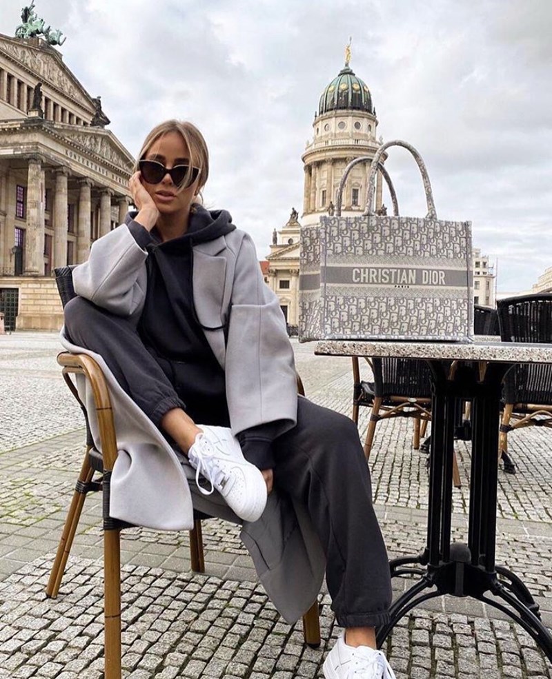 7 casual look που θα σου φανούν πολύ χρήσιμα τις επόμενες μέρες - εικόνα 1