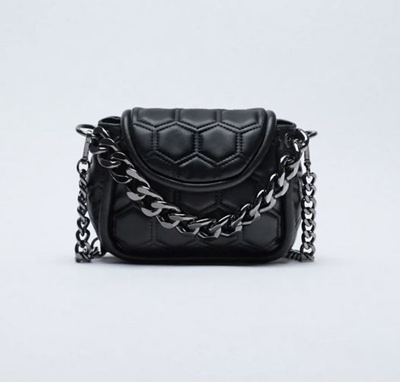 Τσάντα με αλυσίδα, Zara.