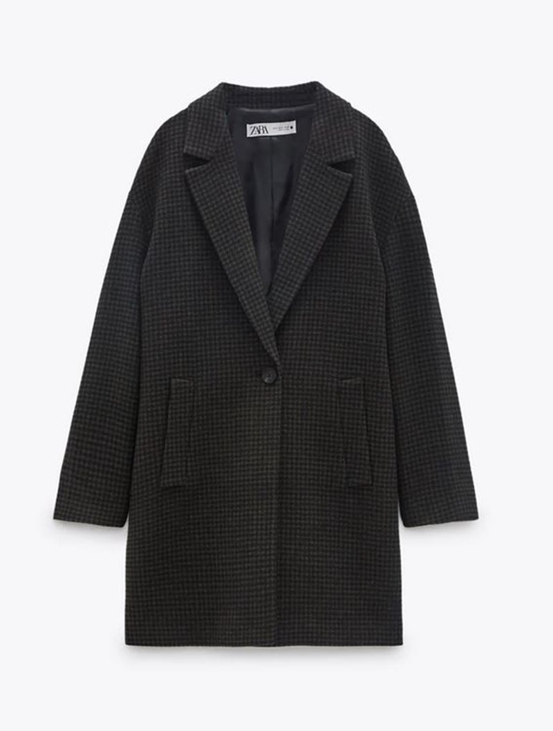 Καρό παλτό €40,99, Zara.