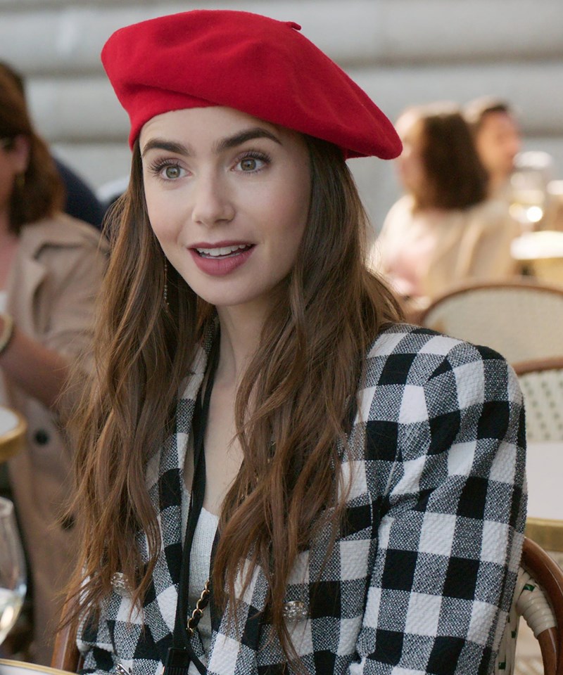 Lily Collins: Η σταρ του 2020 - εικόνα 1