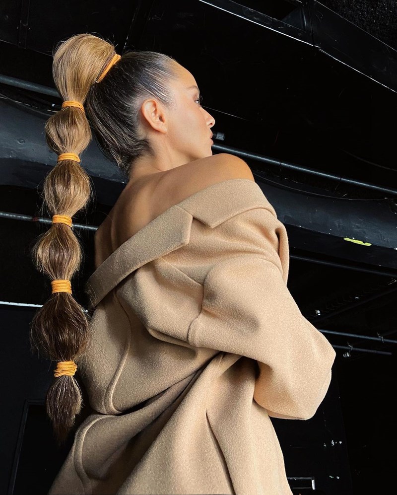 Αυτός είναι ο πιο εύκολος και γρήγορος τρόπος να ανανεώσεις την κλασσική αλογοουρά σου - εικόνα 3