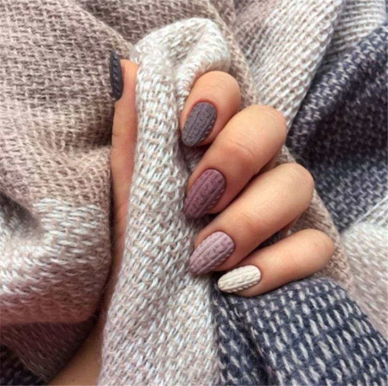 Cable Knit Nails: Αυτό είναι το No1 trend στα νύχια αυτή τη στιγμή (όχι που δεν θα ήταν!) - εικόνα 1