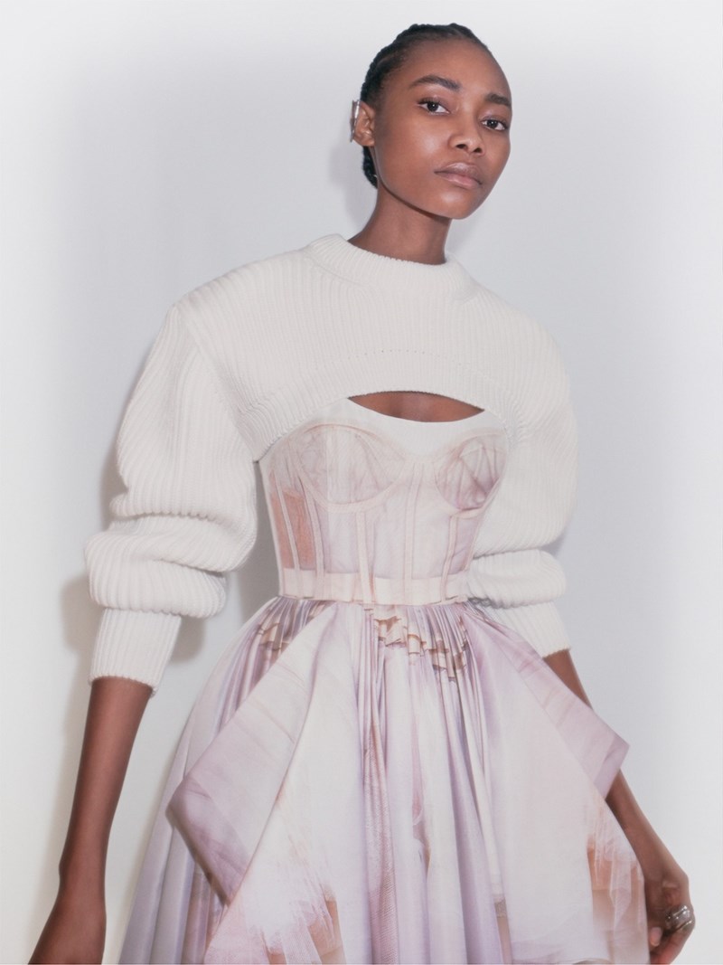 Alexander McQueen: H SS 2021 συλλογή επιστρέφει στο Λονδίνο - εικόνα 7