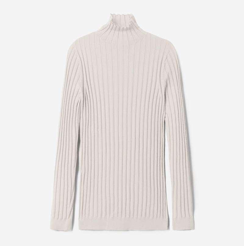 Λέμε «ναι» στο total white μέσα στον χειμώνα! 8 super κομμάτια για να υιοθετήσεις το trend - εικόνα 2