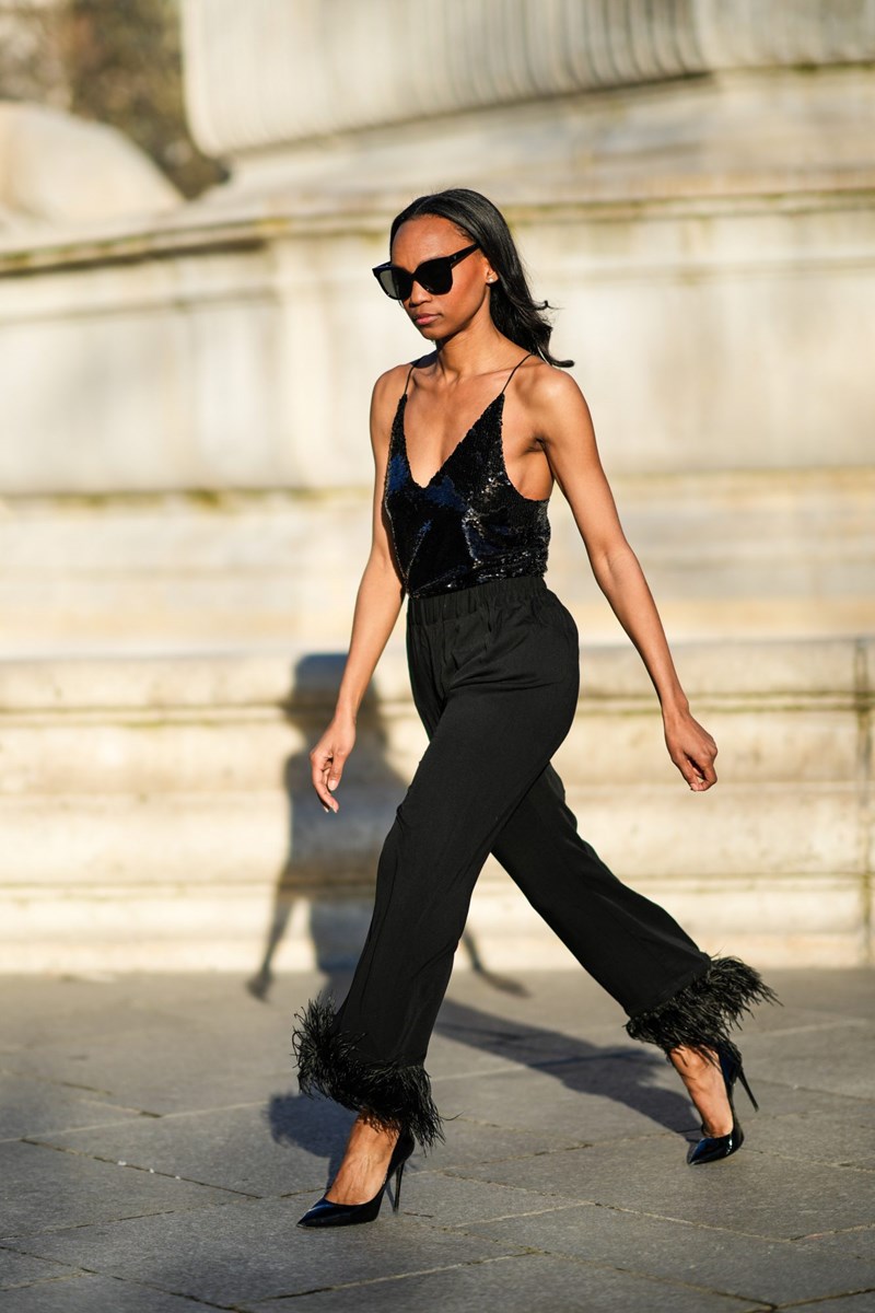 18 glam street style looks που θα σε πείσουν να φορέσεις παντελόνι στο φετινό ρεβεγιόν - εικόνα 2