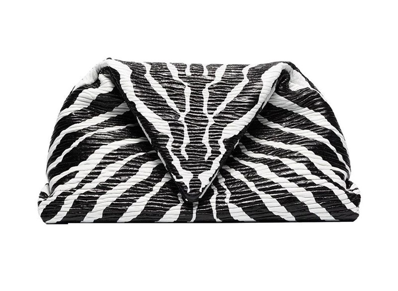 Zebra Print: Θα το φοράμε ξανά και ξανά όλο το 2021! - εικόνα 8