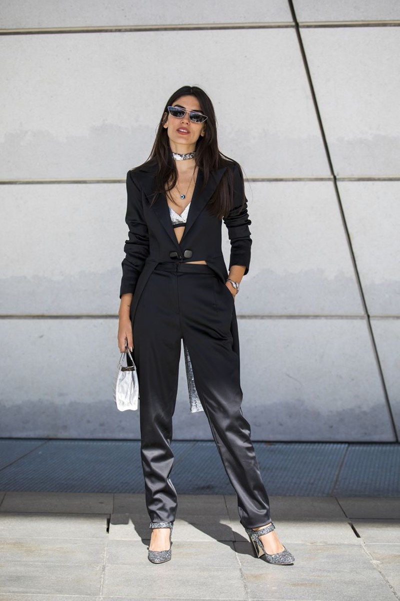 18 glam street style looks που θα σε πείσουν να φορέσεις παντελόνι στο φετινό ρεβεγιόν - εικόνα 6