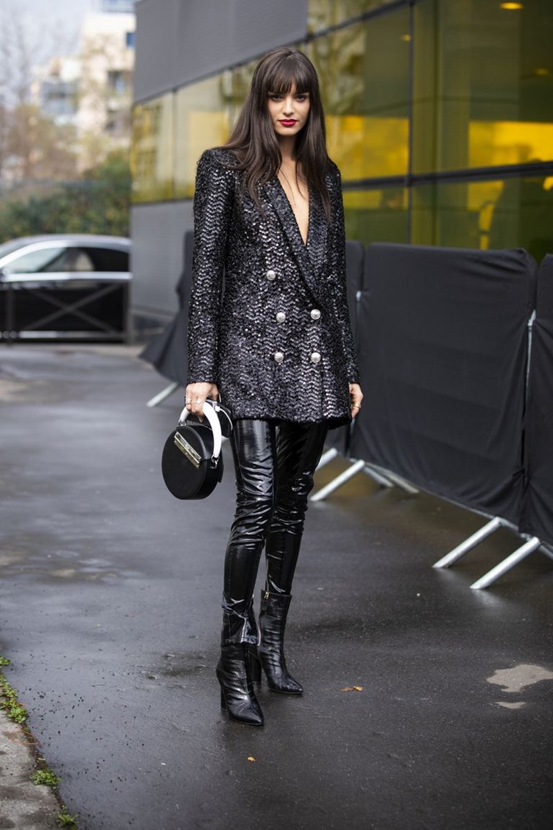 18 glam street style looks που θα σε πείσουν να φορέσεις παντελόνι στο φετινό ρεβεγιόν - εικόνα 4