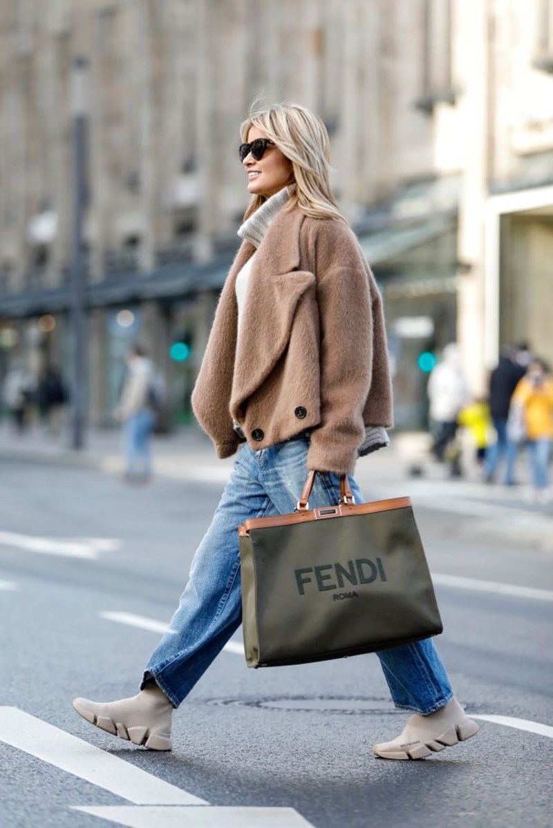 Χριστούγεννα 2020: Μετράμε αντίστροφα με 10 δυναμικά street style - εικόνα 4