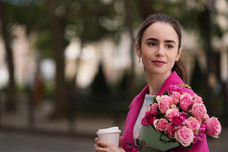 Lily Collins: Η σταρ του 2020 - εικόνα 3