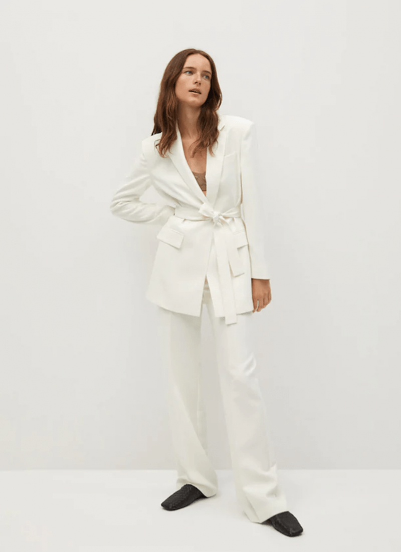 Λέμε «ναι» στο total white μέσα στον χειμώνα! 8 super κομμάτια για να υιοθετήσεις το trend - εικόνα 1