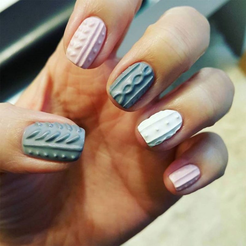 Cable Knit Nails: Αυτό είναι το No1 trend στα νύχια αυτή τη στιγμή (όχι που δεν θα ήταν!) - εικόνα 3