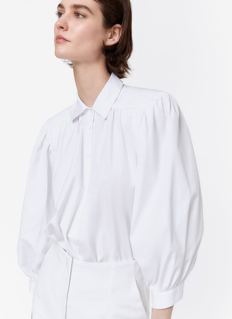 Λέμε «ναι» στο total white μέσα στον χειμώνα! 8 super κομμάτια για να υιοθετήσεις το trend - εικόνα 3