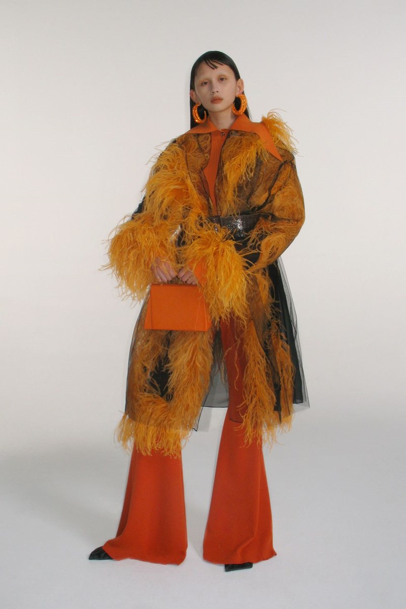 Τα πανωφόρια που μονοπώλησαν το ενδιαφέρον μας στην Εβδομάδα Μόδας του Λονδίνου - εικόνα 5