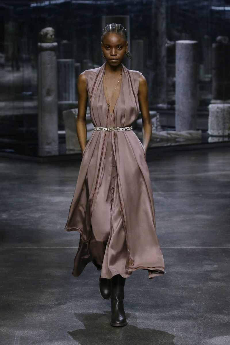 Fendi AW21: Η πρώτη ready-to-wear συλλογή του Kim Jones είναι γεγονός - εικόνα 2