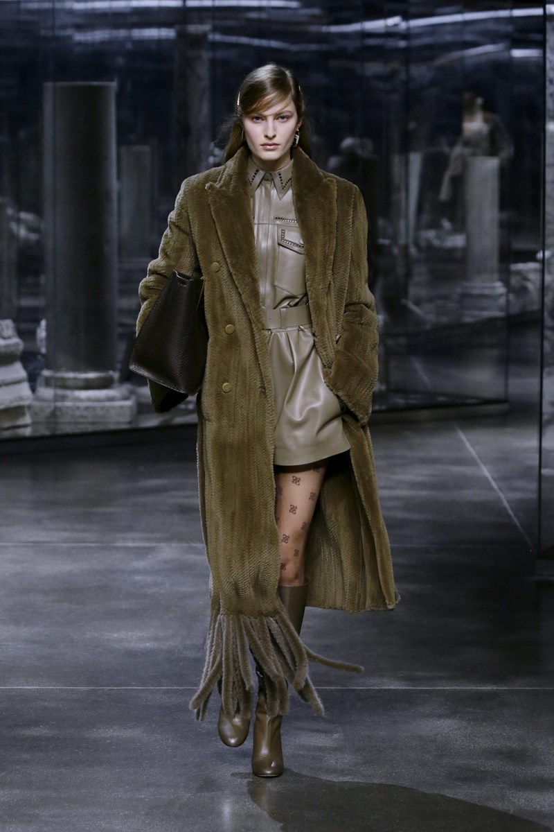 Fendi AW21: Η πρώτη ready-to-wear συλλογή του Kim Jones είναι γεγονός - εικόνα 7