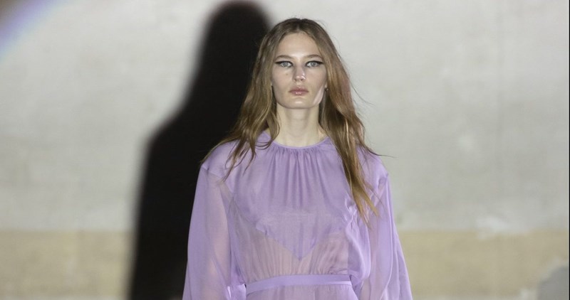 Αυτά είναι τα πρώτα beauty trends που εντοπίσαμε στα shows της Fashion Week του Μιλάνο - εικόνα 3