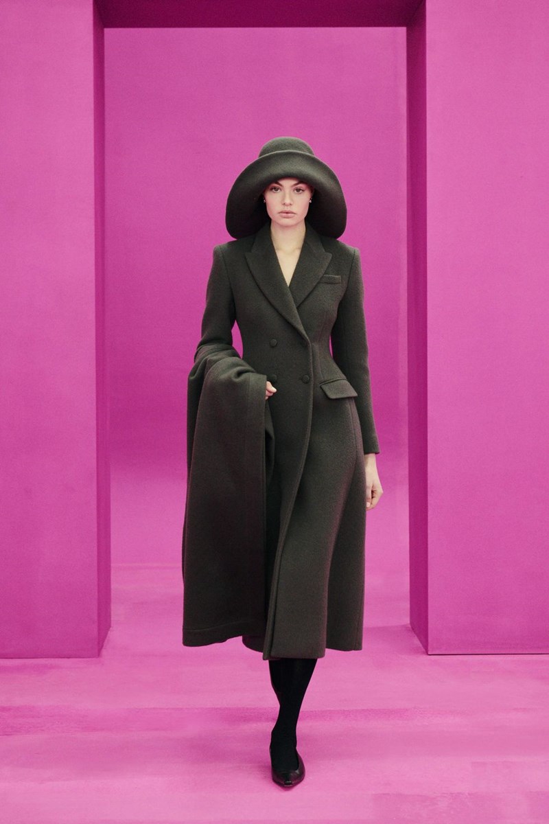 Τα πανωφόρια που μονοπώλησαν το ενδιαφέρον μας στην Εβδομάδα Μόδας του Λονδίνου - εικόνα 6